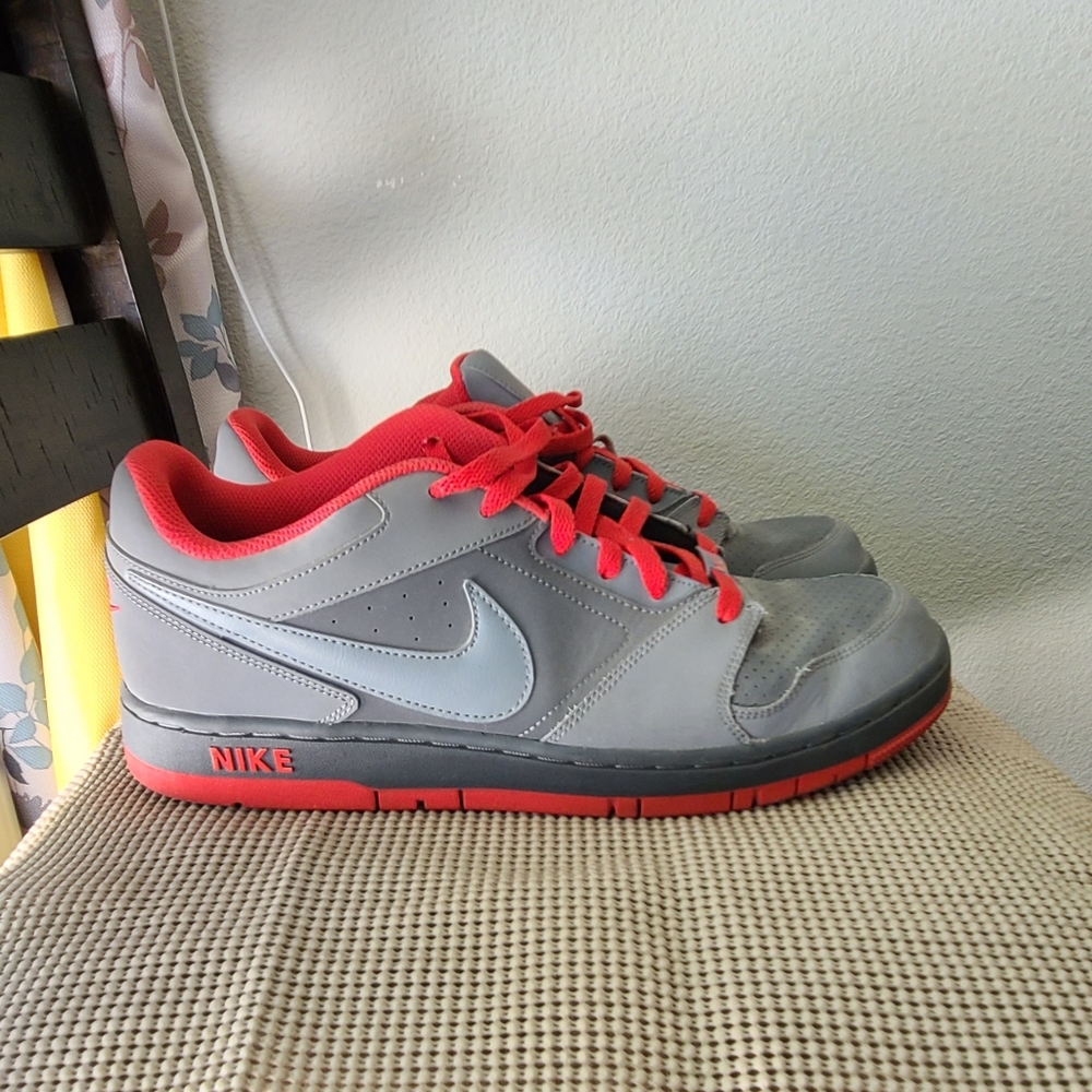 Nike Prestige IV Lace Up Sneakers